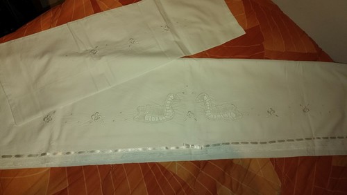 Lenzuolino culla ricamato a - da,
